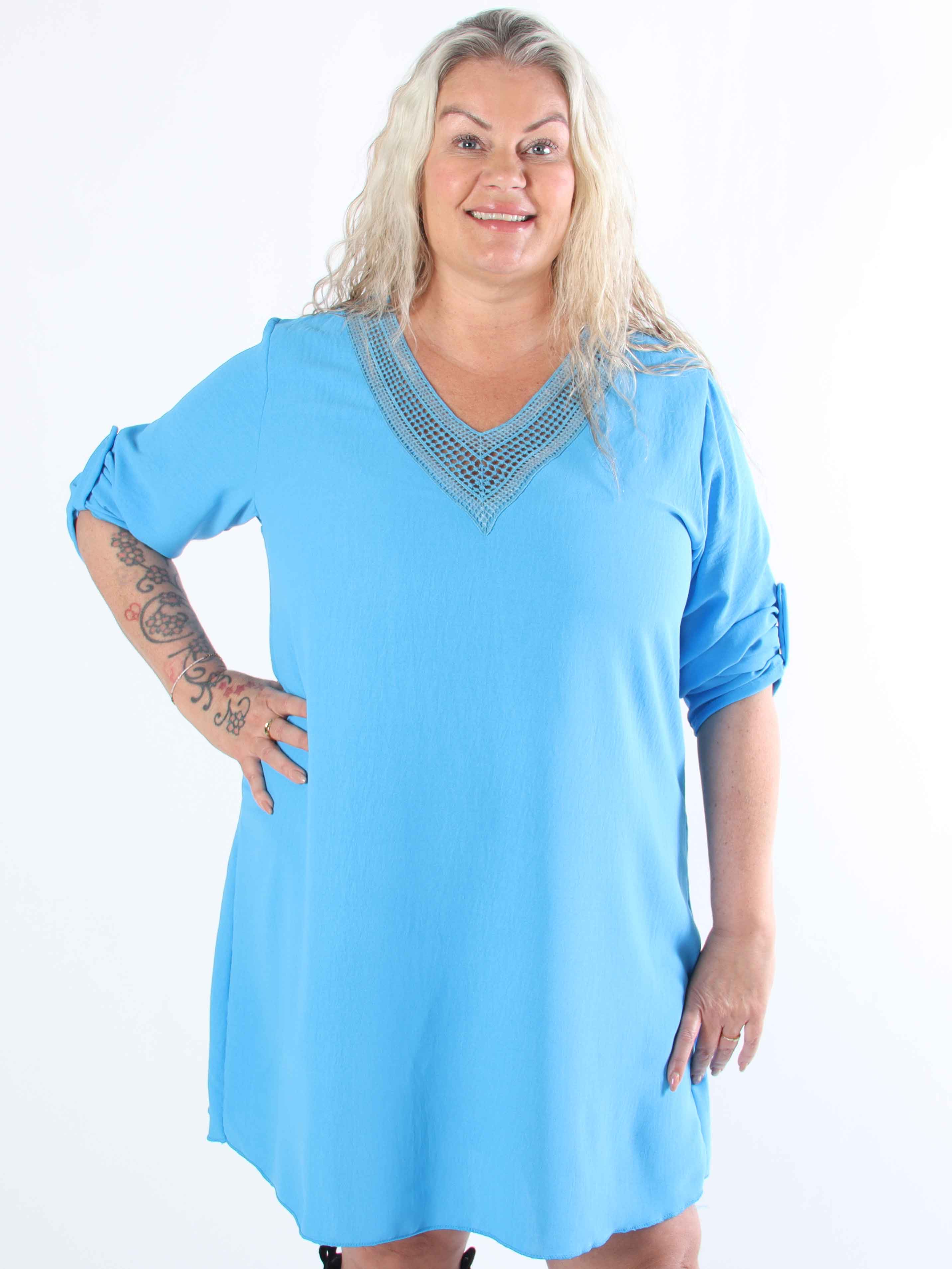 Lily - Plus size tunikaklänning i viskos med paljetter